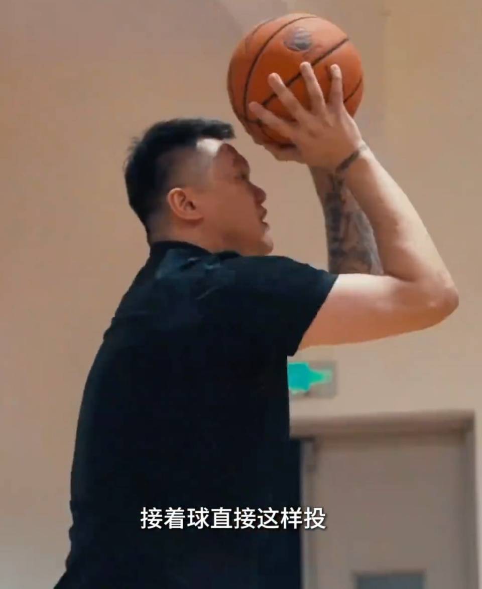 包含冲刺阶段广东宏远防线松动:欧篮联节点到来,质疑声仍在,赛季目标并未改变的词条