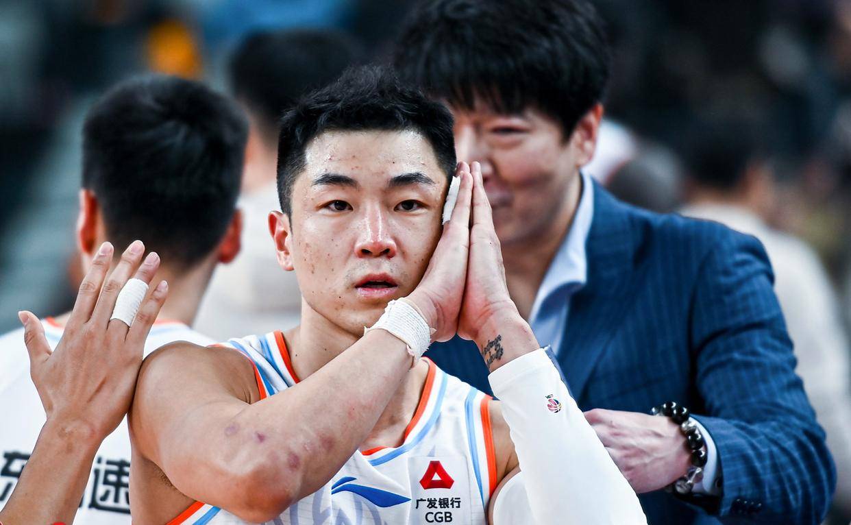 爱游戏体育-今晨巴塞罗那篮板制胜:CBA常规赛节点到来,媒体盛赞,赛季目标并未改变的简单介绍-爱游戏体育